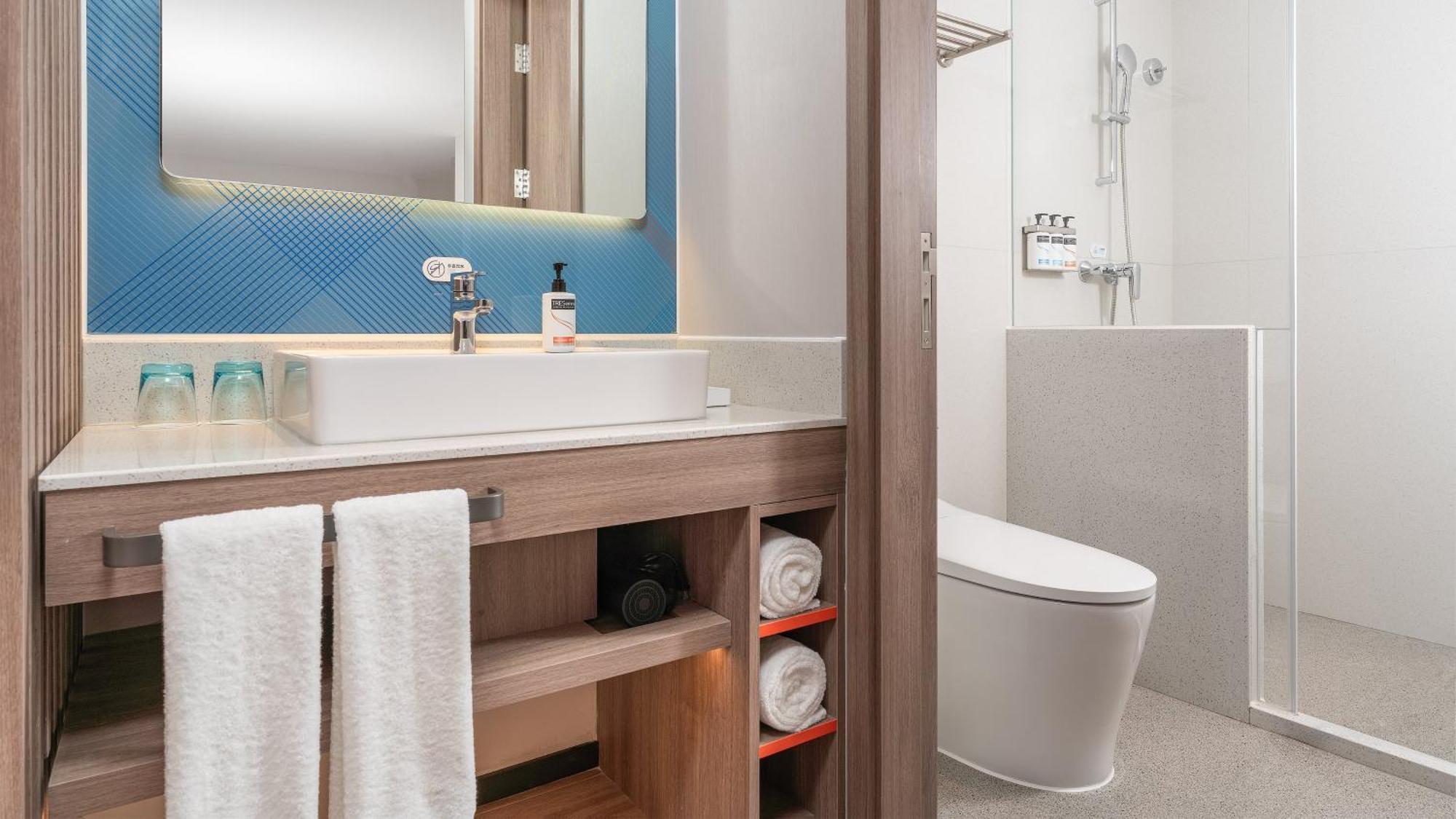 Holiday Inn Express Qingdao Shibei By Ihg Eksteriør bilde